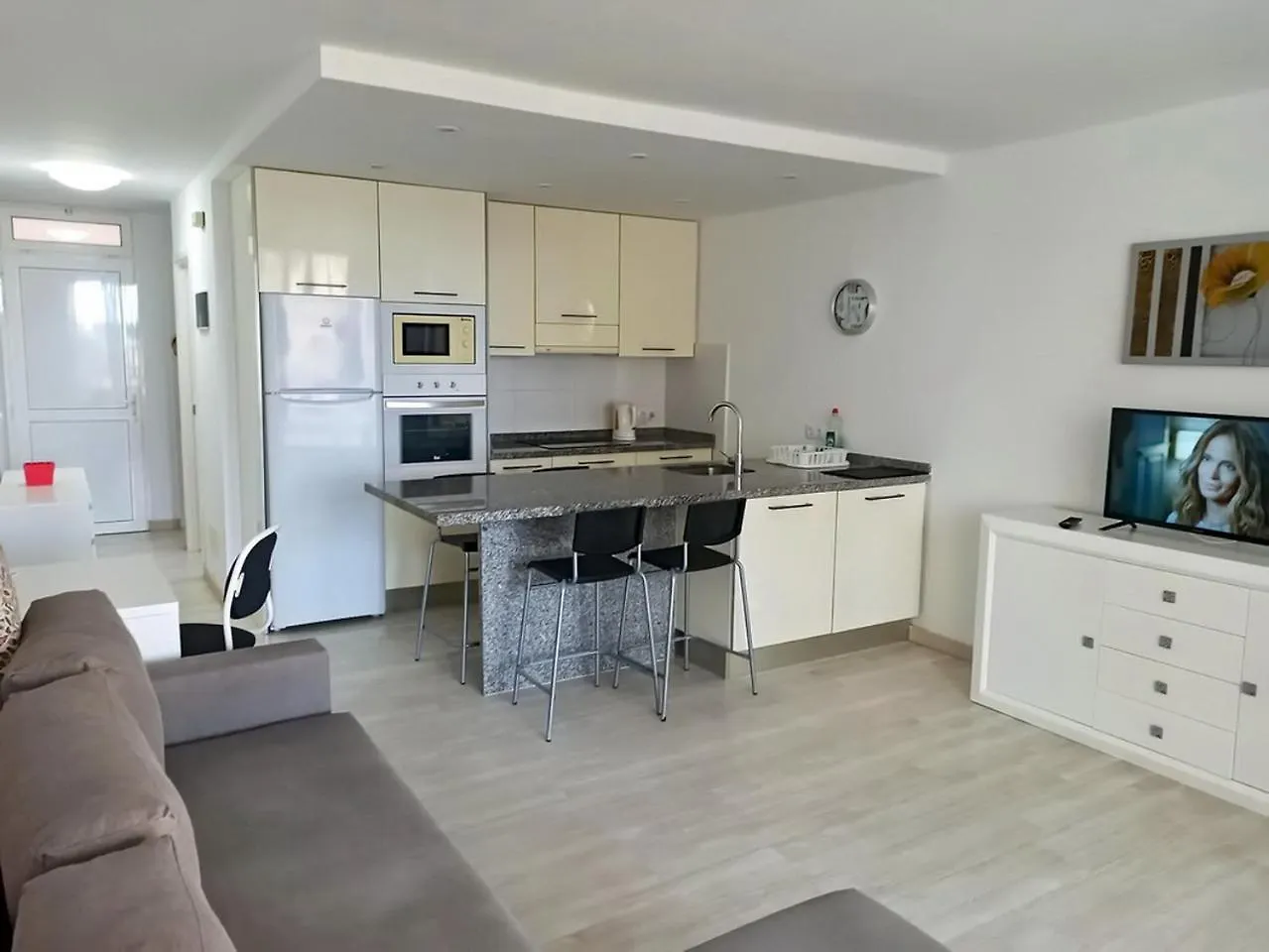Comfortable Apartment On The 1St Sea Line In The South Of Tenerife Las Galletas
